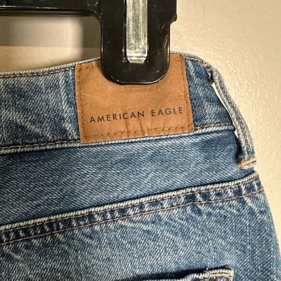 American Eagle Highest Rise Mom Short Womens Size 8 Blue Distressed Zip - Picture 7 of 15